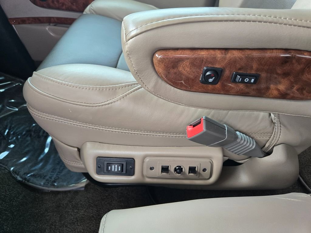 Used 2022 Chevrolet Express 2500 w/ Enhanced Convenience Package image 17