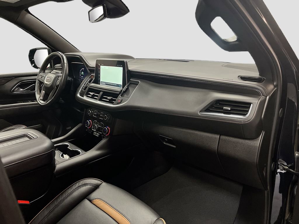 Used 2024 GMC Yukon XL AT4 w/ Technology Package image 32