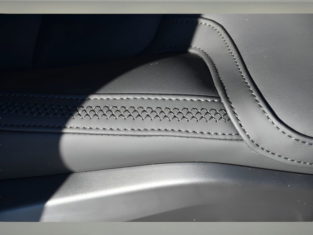 New 2026 Volvo XC60 B5 Plus w/ Protection Package Premier image 33