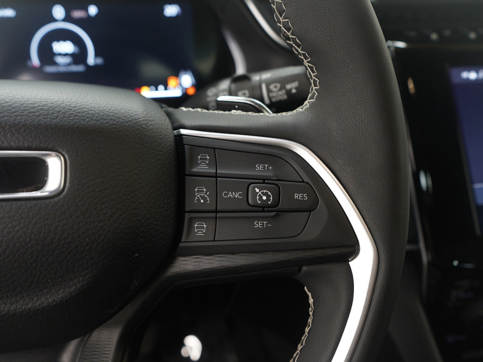 Used 2024 Jeep Grand Cherokee Altitude image 27