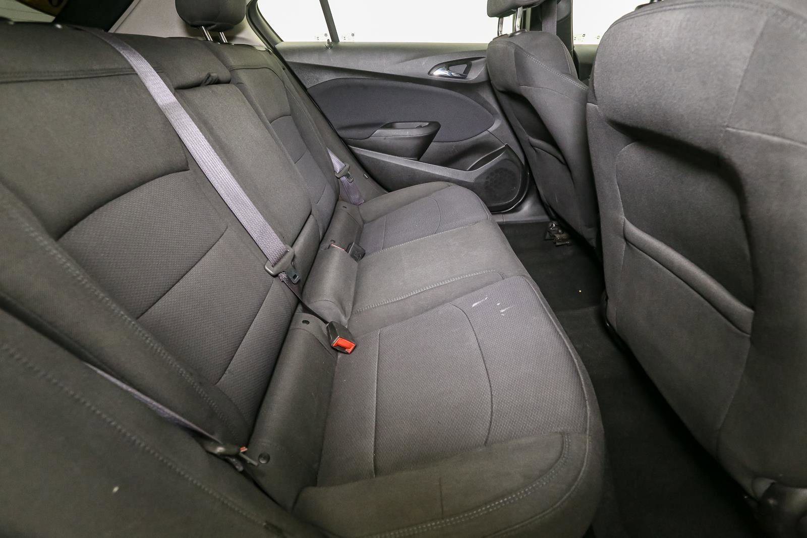 Used 2017 Chevrolet Cruze LT FWD image 20