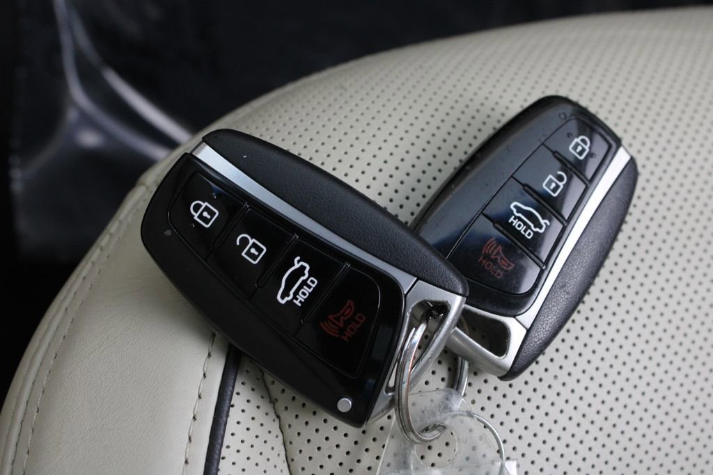 Used 2016 Hyundai Genesis 3.8 w/ Option Group 02 image 30