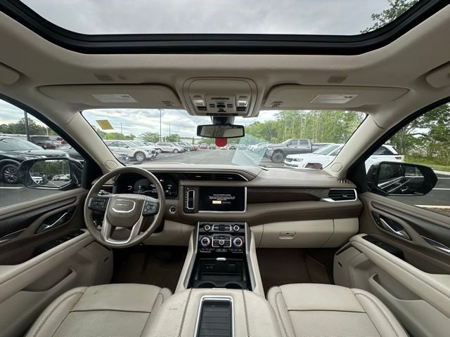 Used 2022 GMC Yukon Denali AWD/4WD image 2