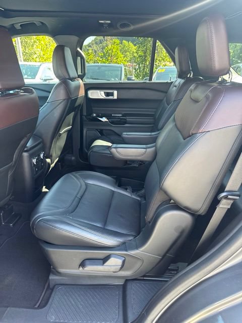 Used 2021 Ford Explorer Platinum w/ Equipment Group 601A AWD/4WD image 34