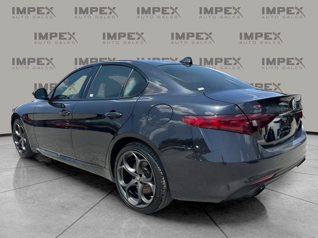 Used 2019 Alfa Romeo Giulia AWD w/ Nero Edizione image 3