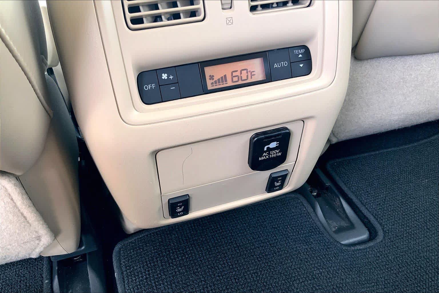 Used 2017 Nissan Pathfinder Platinum FWD image 30