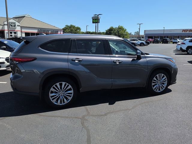 Used 2022 Toyota Highlander Platinum AWD/4WD image 8
