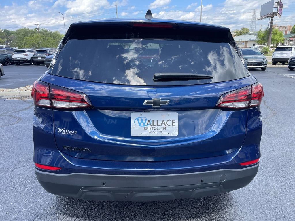 Used 2023 Chevrolet Equinox LS w/ LS Convenience Package AWD/4WD image 5
