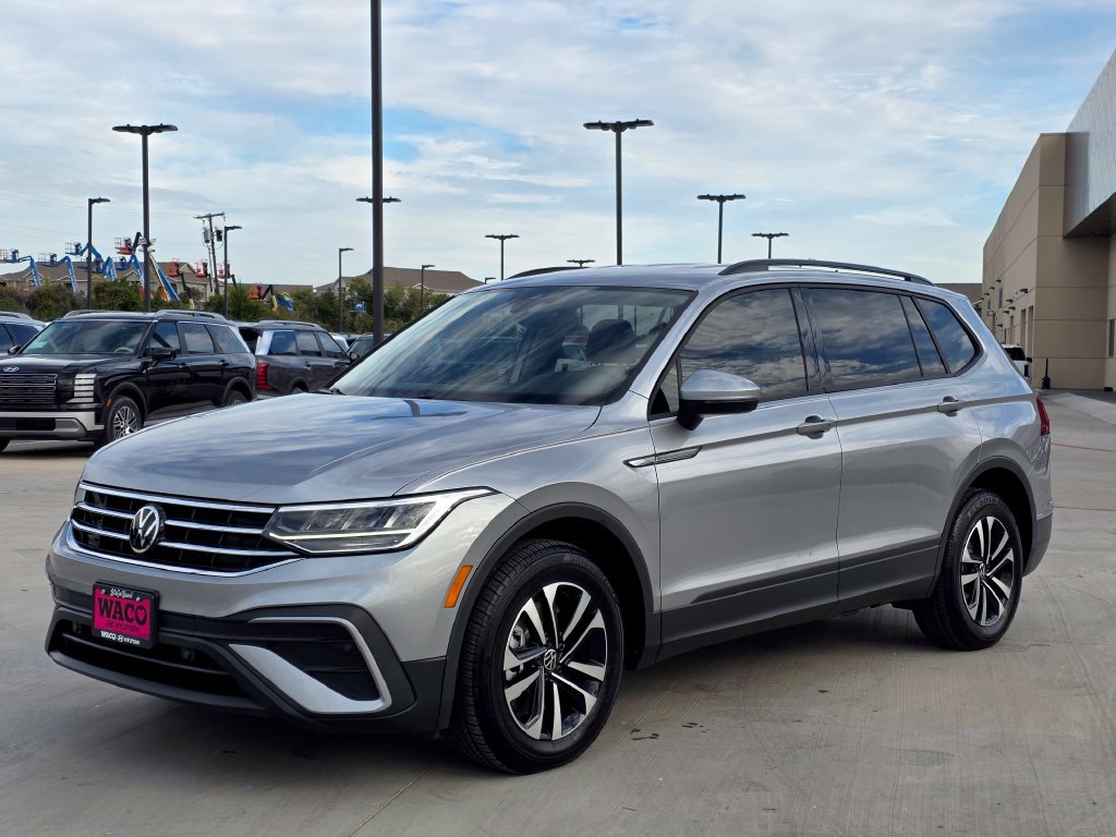 Used 2024 Volkswagen Tiguan S FWD image 3