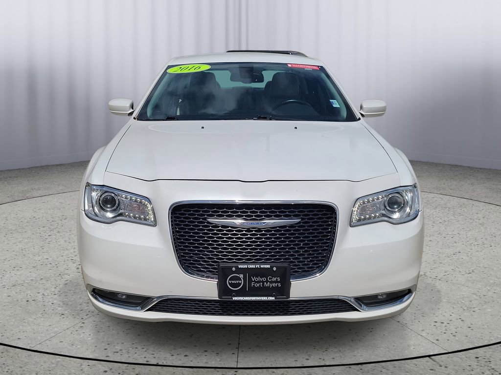 Used 2016 Chrysler 300 Limited w/ Driver Convenience Group image 10