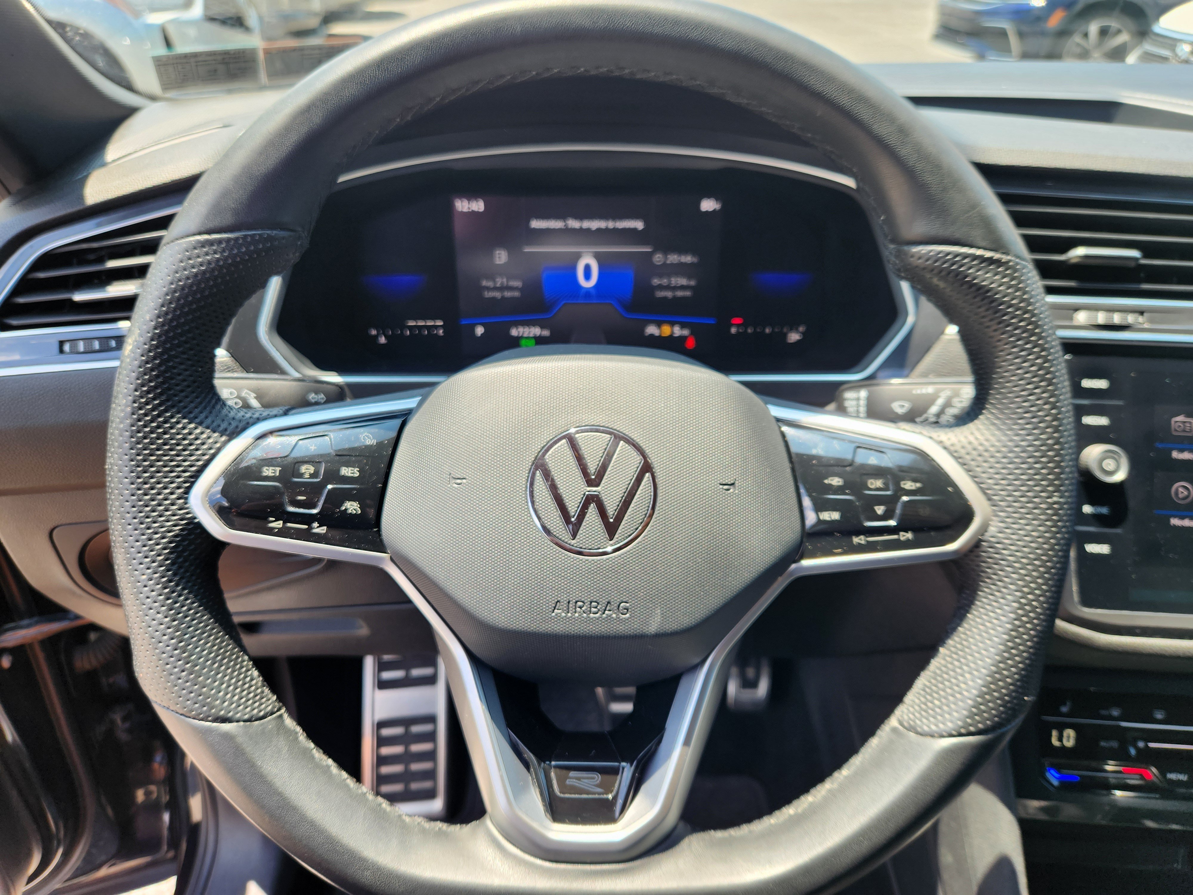 Certified 2022 Volkswagen Tiguan SE R-Line FWD image 9