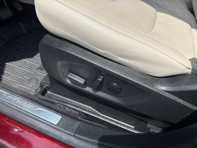 Used 2023 Ford Edge Titanium w/ Equipment Group 301A AWD/4WD image 14