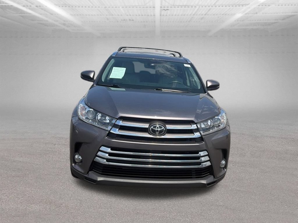 Used 2018 Toyota Highlander Limited AWD/4WD image 2