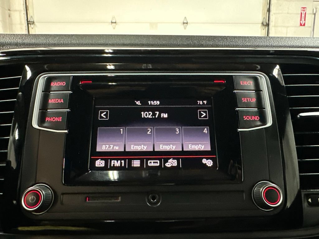 Used 2019 Volkswagen Beetle 2.0T S FWD image 28