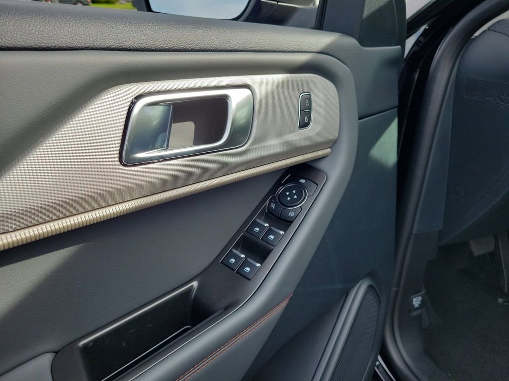 New 2026 Ford Explorer Active w/ Active Comfort Package image 19