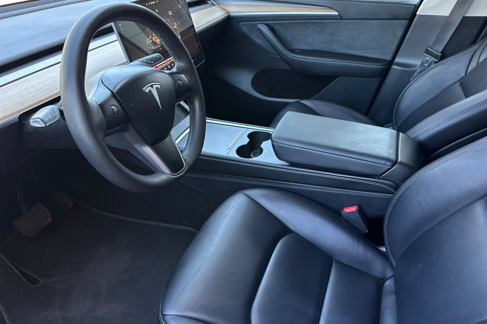 Used 2024 Tesla Model Y Long Range image 9