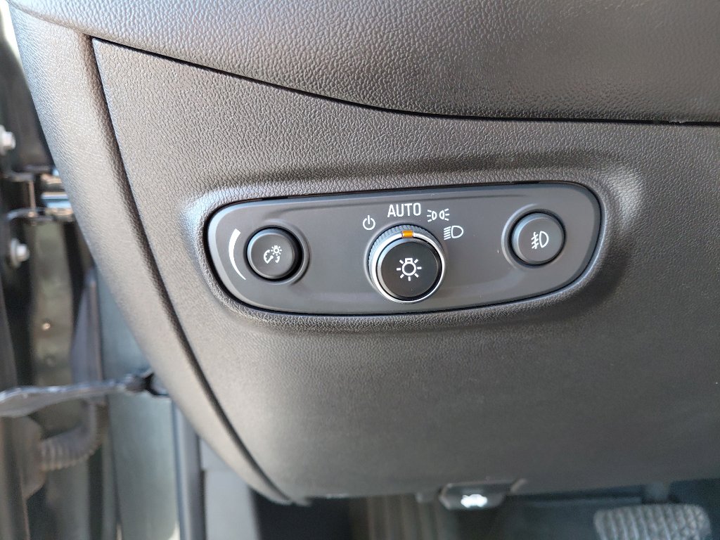 Used 2021 Chevrolet Equinox LT image 20