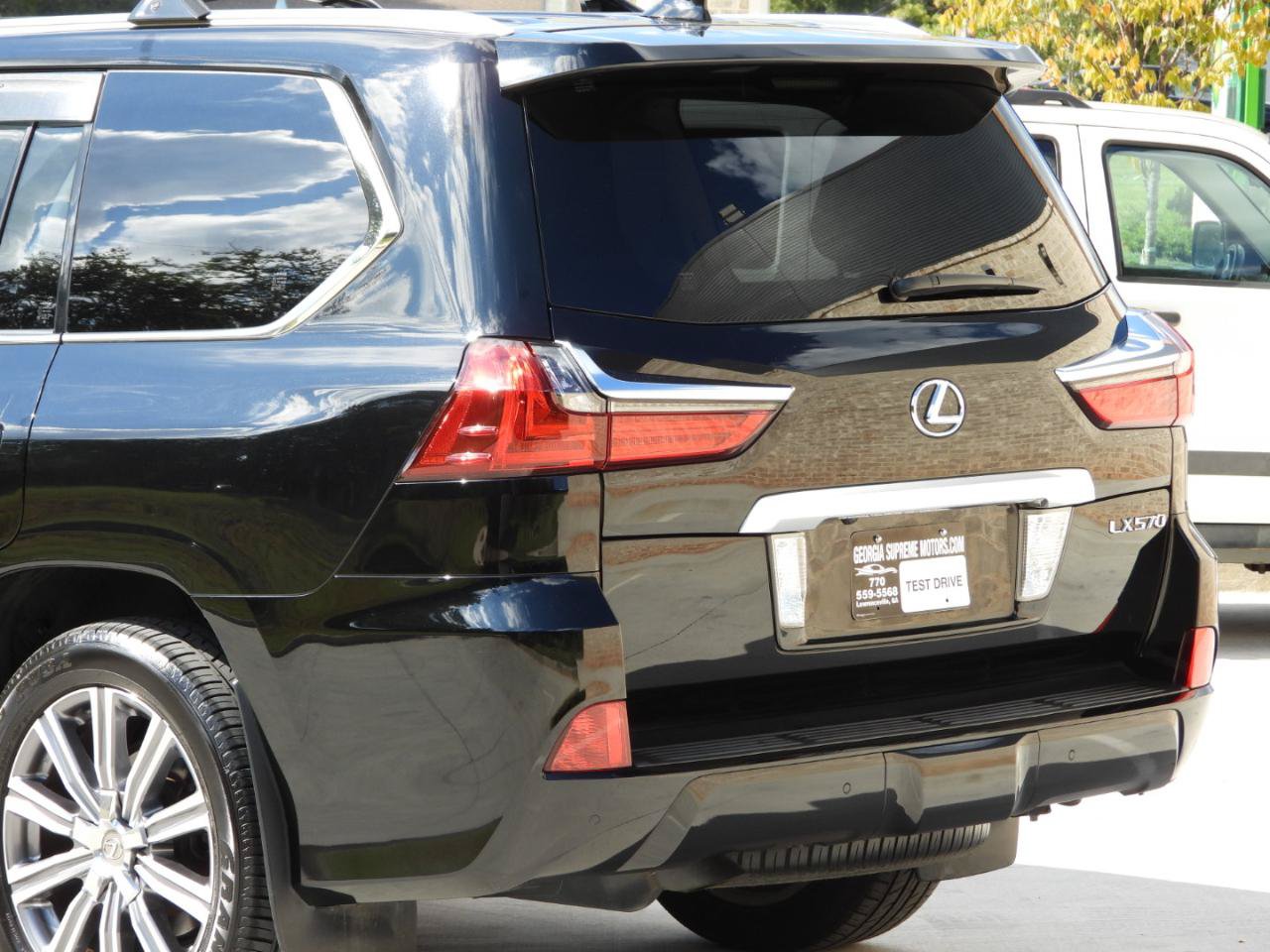 Used 2016 Lexus LX 570 4WD w/ 3rd Row & Luxury Pkg image 26