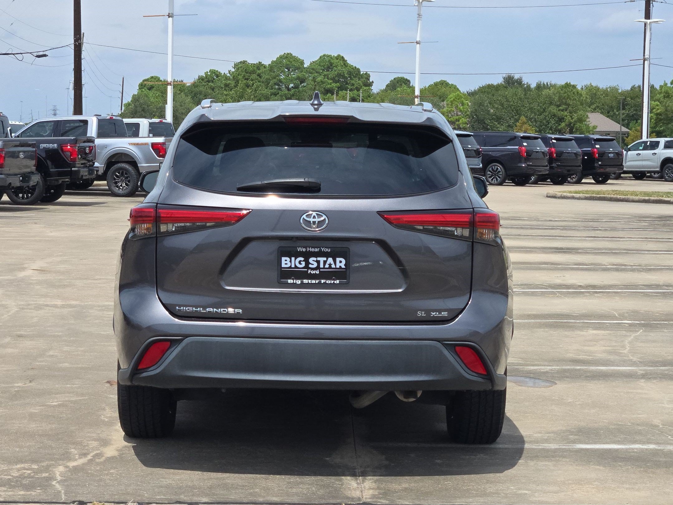 Used 2020 Toyota Highlander XLE FWD image 6