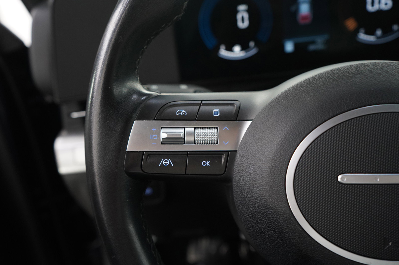 Used 2024 Hyundai Kona SEL image 18