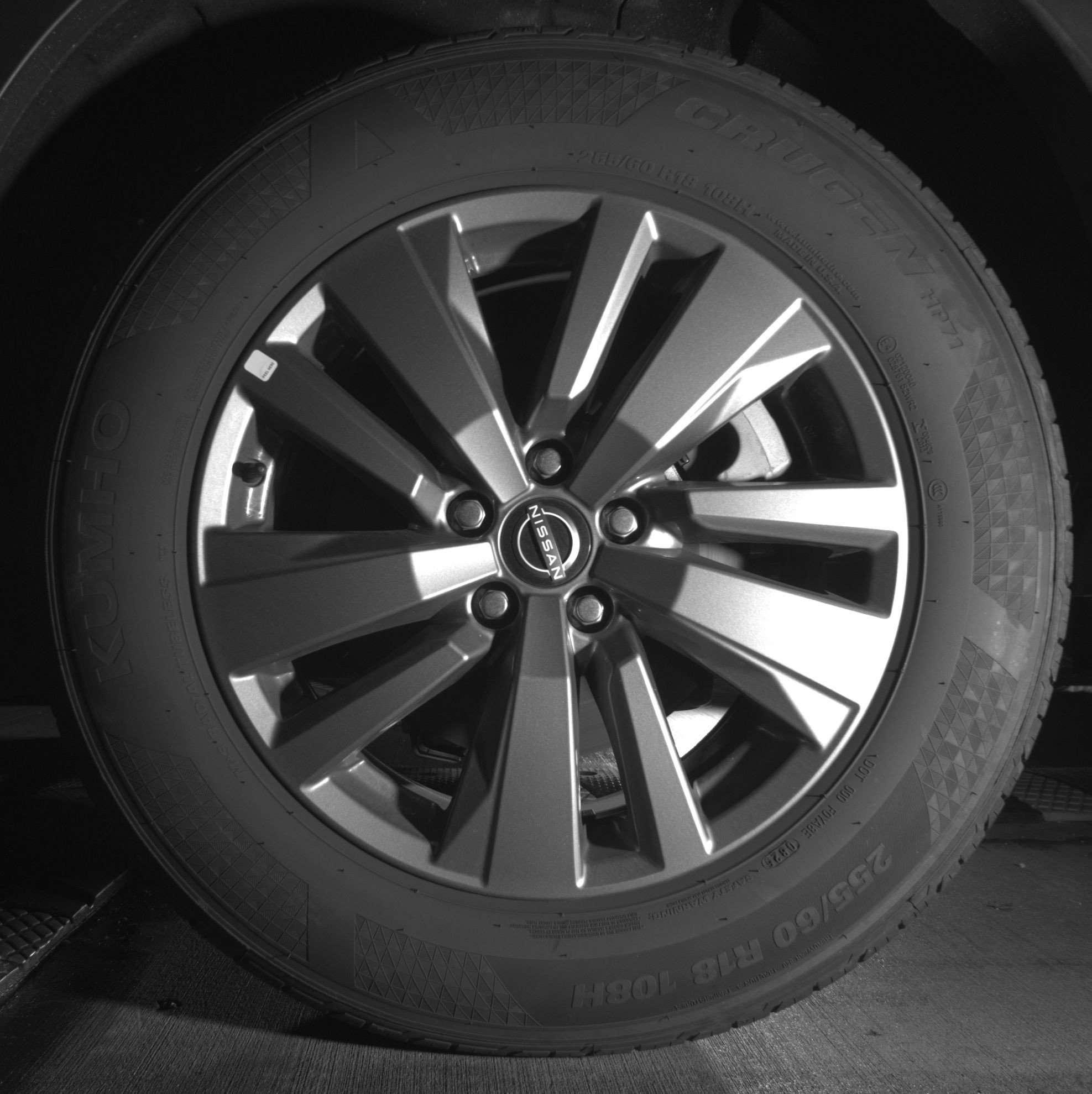 Used 2025 Nissan Pathfinder SV image 14