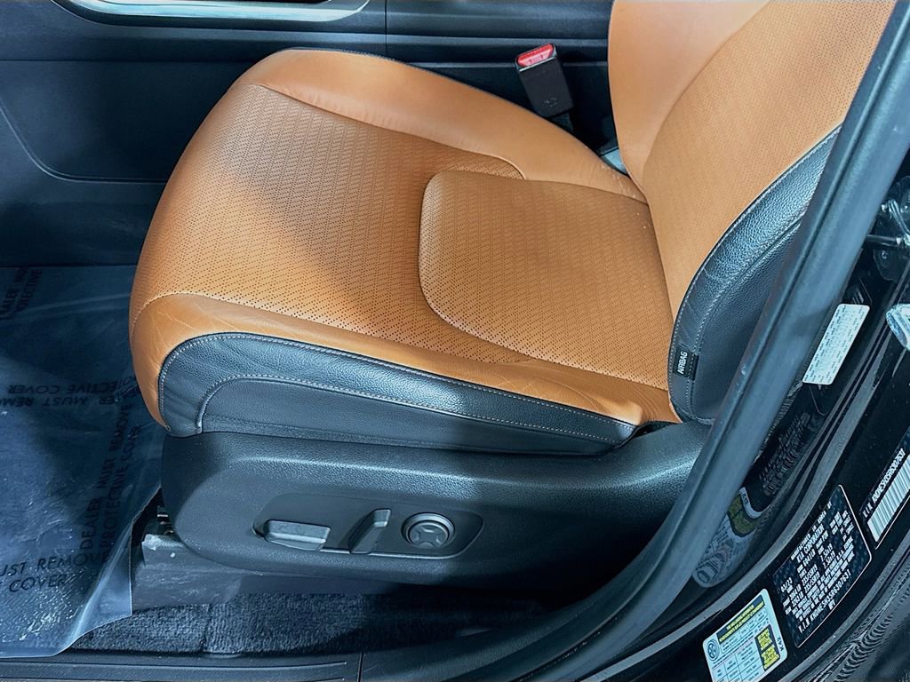 Used 2024 Kia Carnival SX Prestige image 27