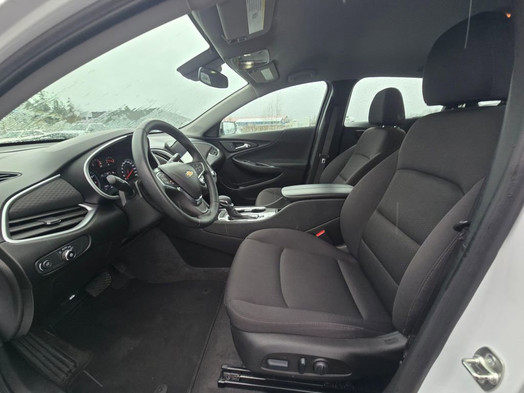 Used 2024 Chevrolet Malibu LT w/ Sport Edition FWD image 16