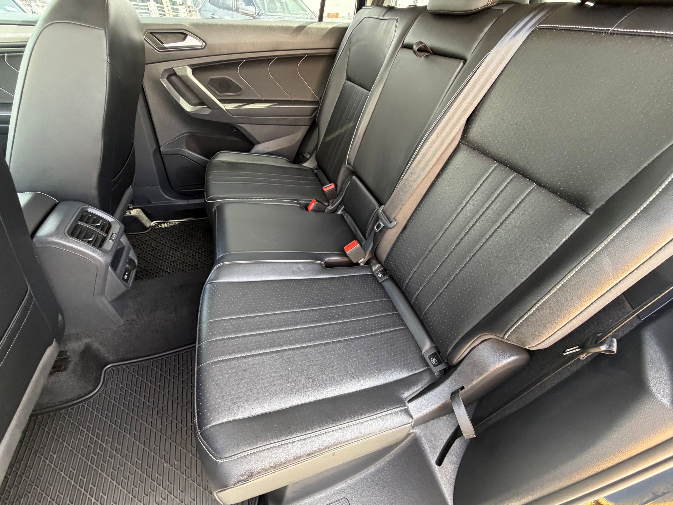 Certified 2022 Volkswagen Tiguan SE image 13