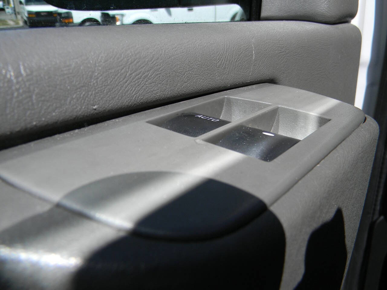 Used 2015 Chevrolet Express 2500 image 14