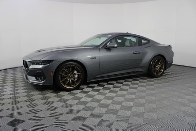 Used 2025 Ford Mustang GT Premium image 2