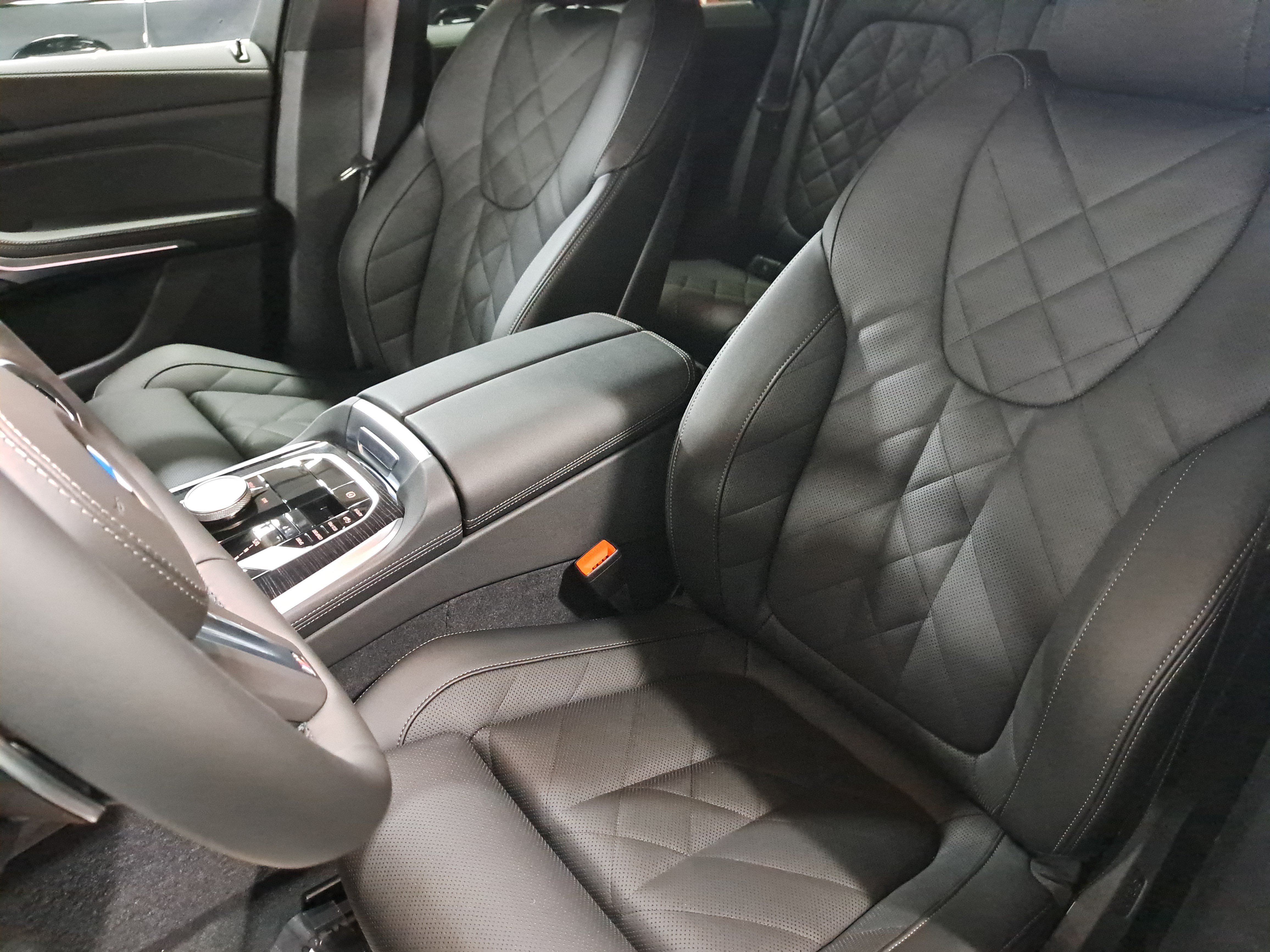 New 2026 BMW X5 xDrive40i w/ M Sport Package AWD/4WD image 17