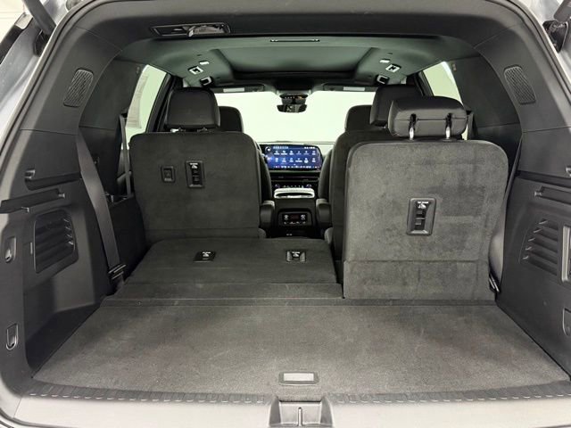 Used 2024 Chevrolet Traverse RS image 30