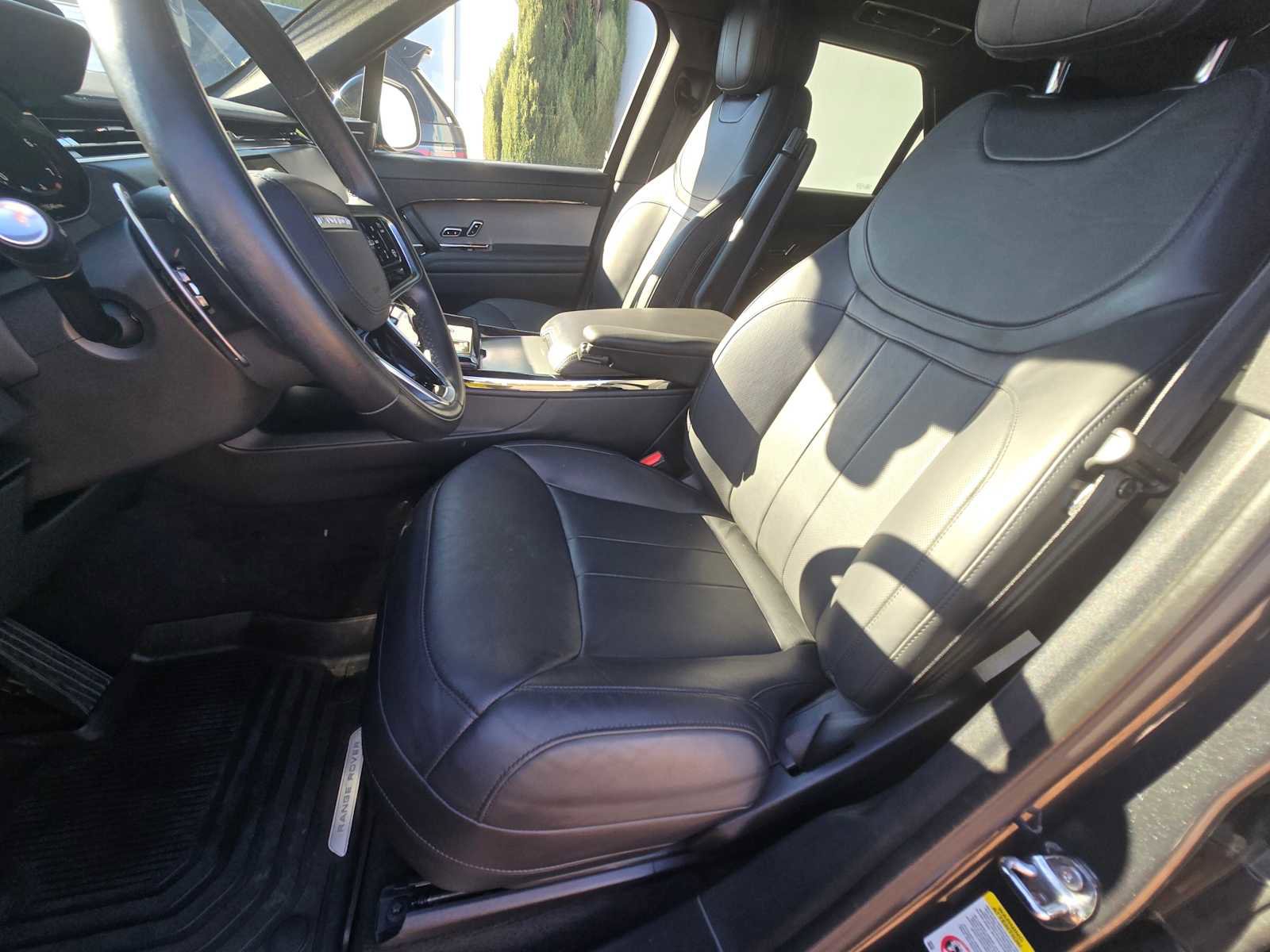 Used 2024 Land Rover Range Rover Sport SE image 24