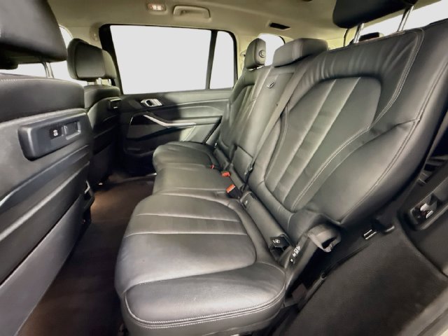 Used 2021 BMW X7 xDrive40i w/ Premium Package AWD/4WD image 24