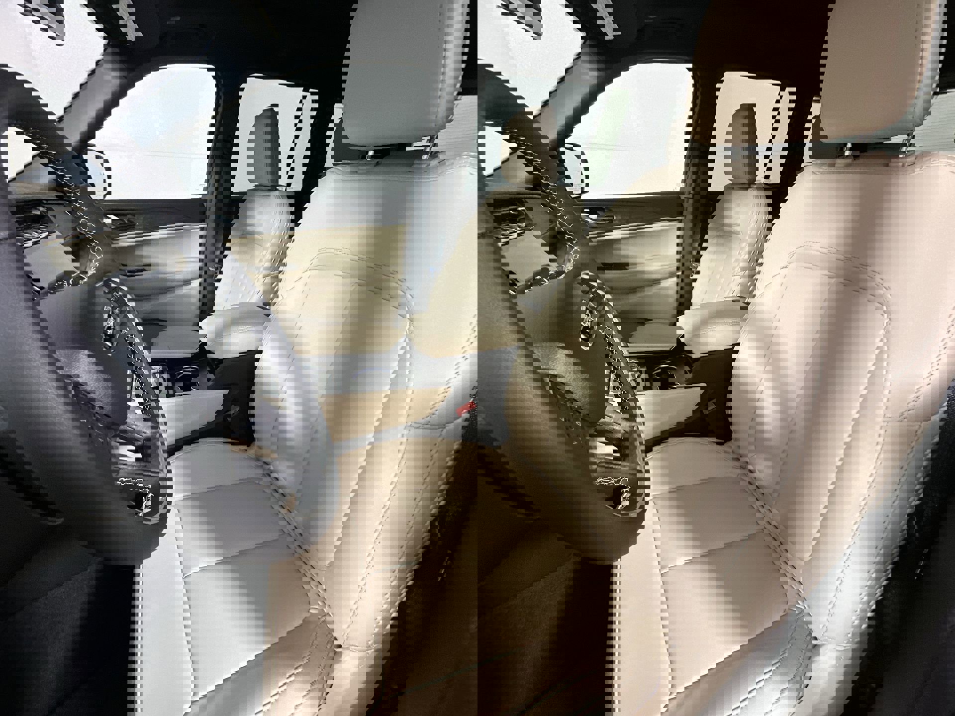 New 2025 Jeep Grand Cherokee Limited w/ Black Appearance Package image 11