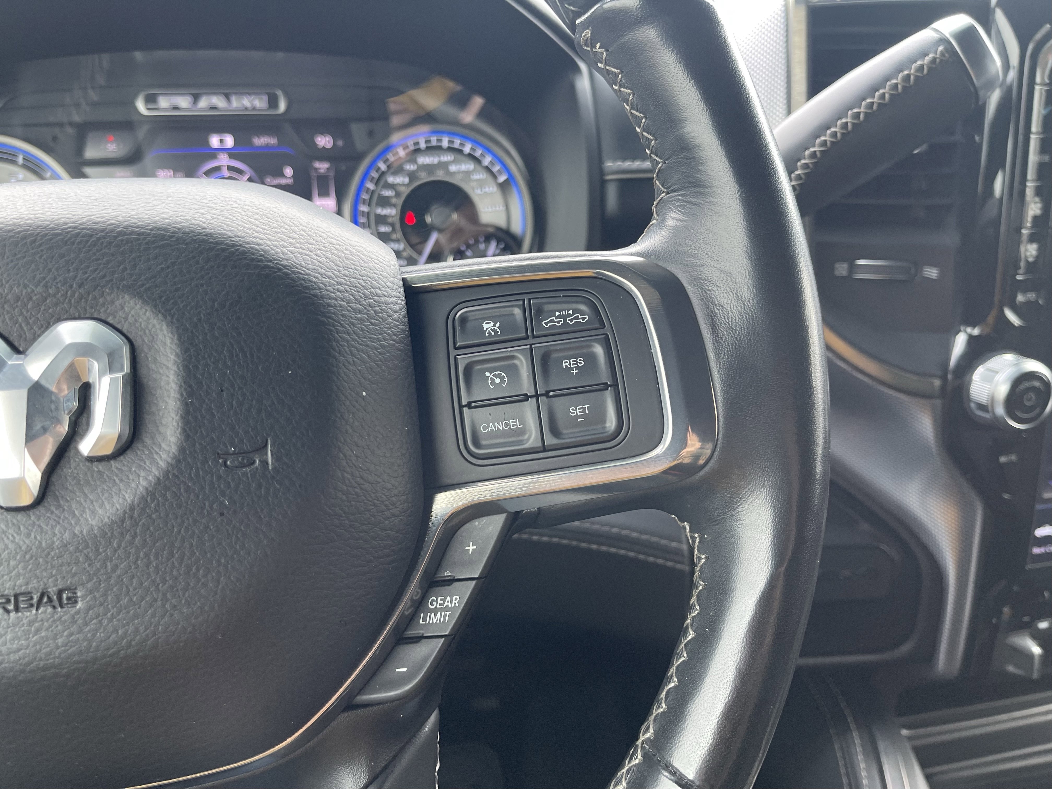 Used 2020 RAM 3500 Limited image 19