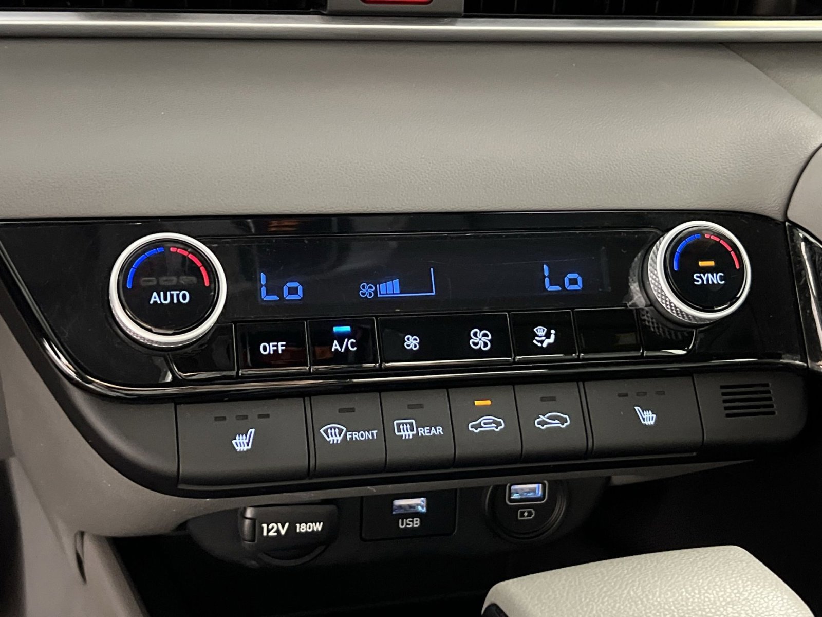 Used 2023 Hyundai Elantra Blue w/ Preferred Accessory Package FWD image 21