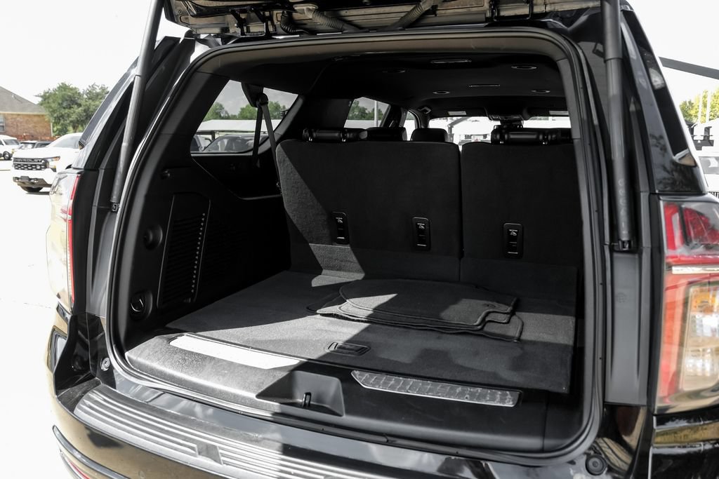 Used 2023 Chevrolet Suburban RST w/ Luxury Package RWD image 57