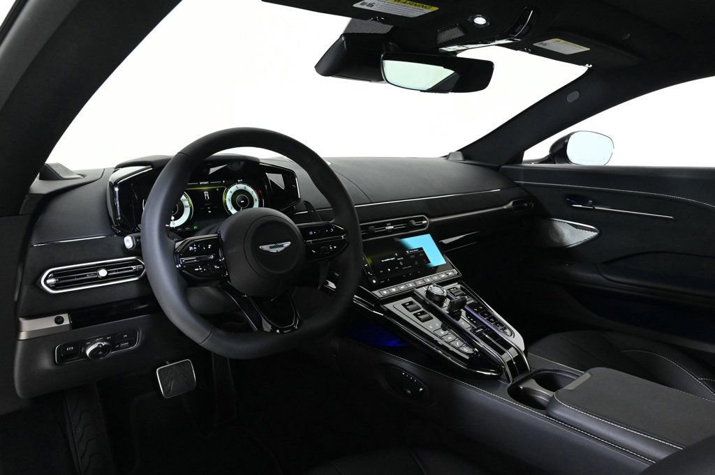 Used 2026 Aston Martin V8 Vantage Coupe image 3