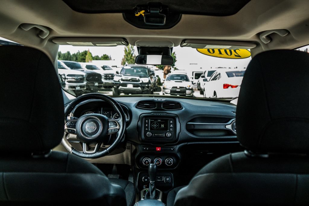 Used 2016 Jeep Renegade 75th Anniversary AWD/4WD image 33