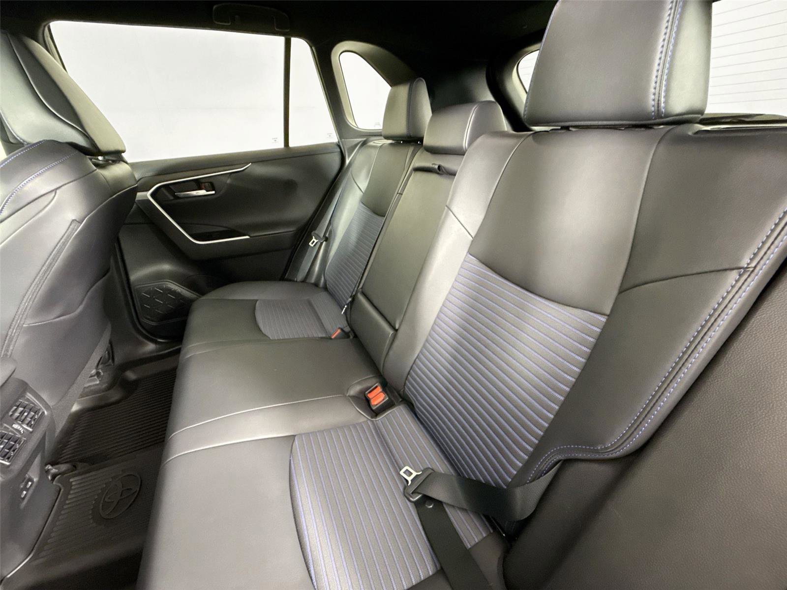 Certified 2022 Toyota RAV4 XSE image 33