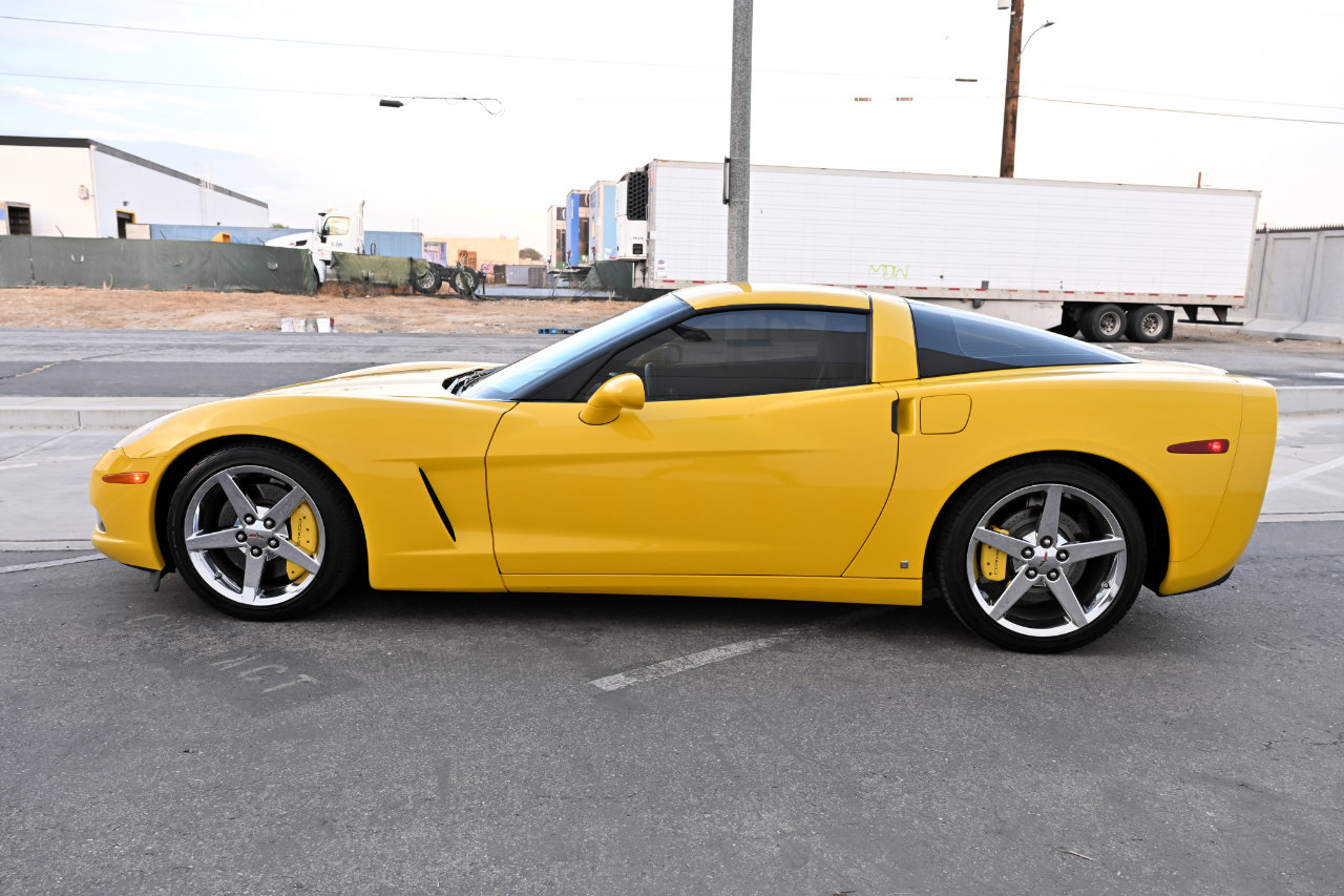 Used 2007 Chevrolet Corvette Coupe w/ Preferred Equipment Group RWD image 4