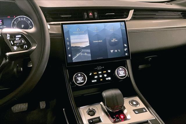 Certified 2026 Jaguar F-PACE R-Dynamic S AWD/4WD image 5