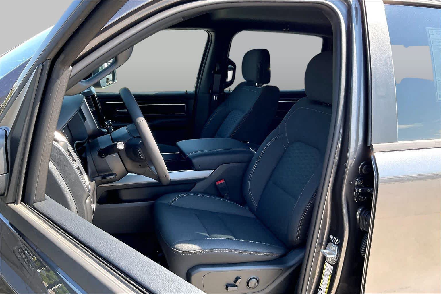 New 2027 RAM 1500 Big Horn w/ Night Edition AWD/4WD image 9
