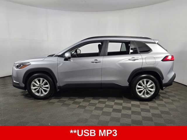 Used 2023 Toyota Corolla Cross LE FWD image 7