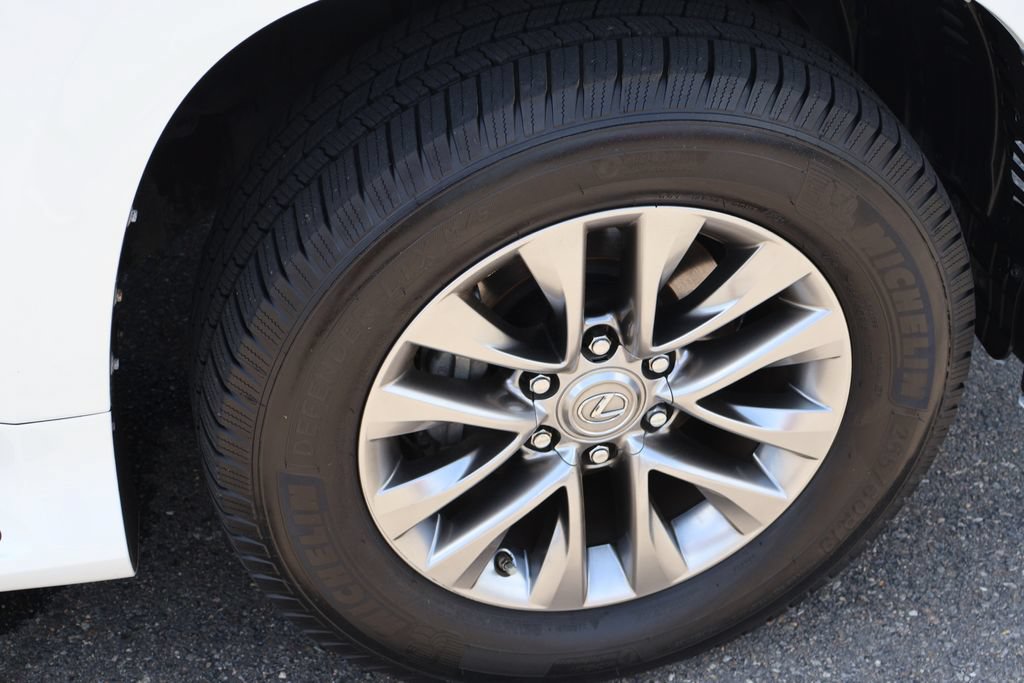 Used 2018 Lexus GX 460 Luxury AWD/4WD image 32