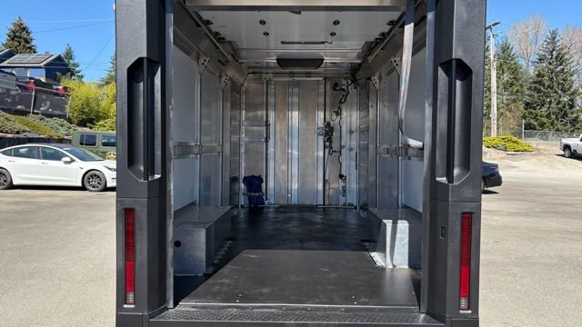 Used 2024 Chevrolet Brightdrop 600 w/ Commercial Equipment Package image 4