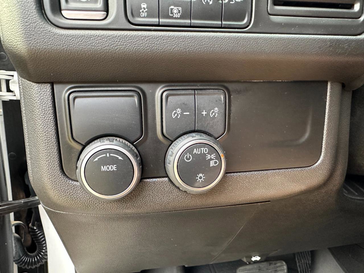 Used 2022 Chevrolet Tahoe LT w/ Luxury Package image 42