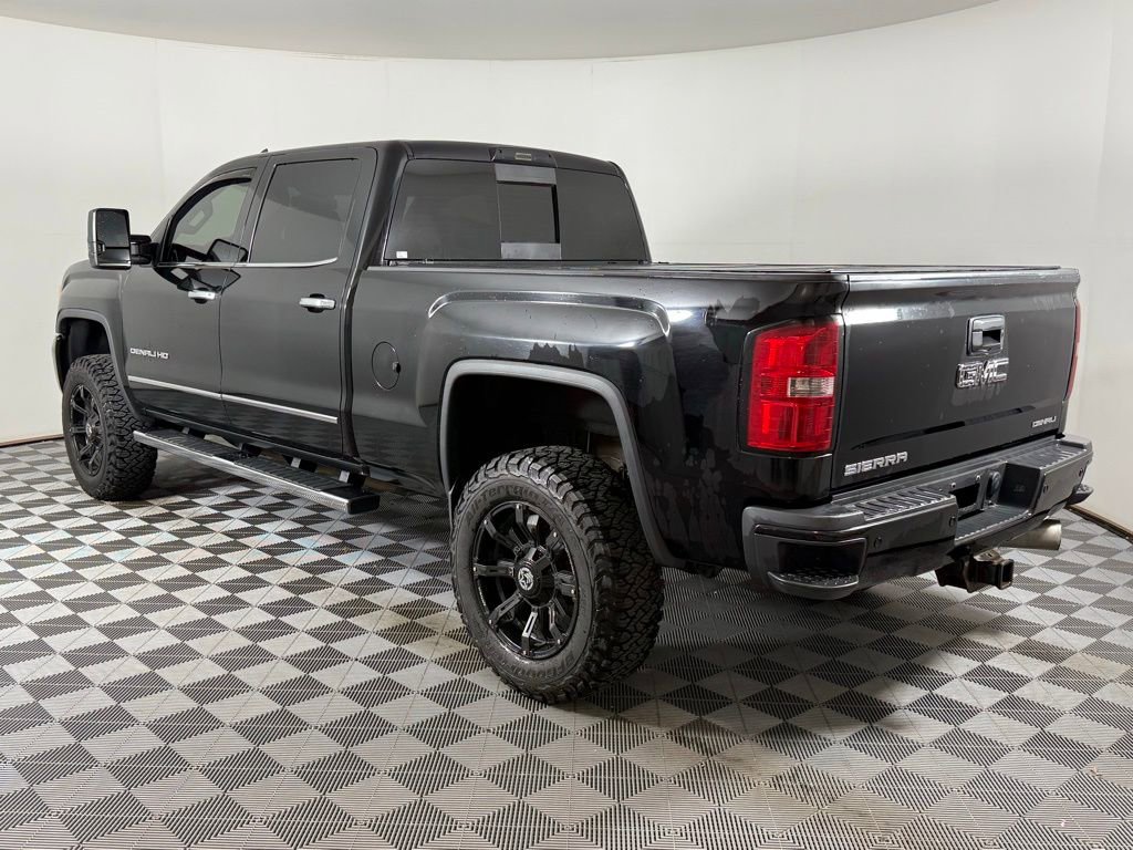 Used 2015 GMC Sierra 2500 Denali w/ Duramax Plus Package image 9
