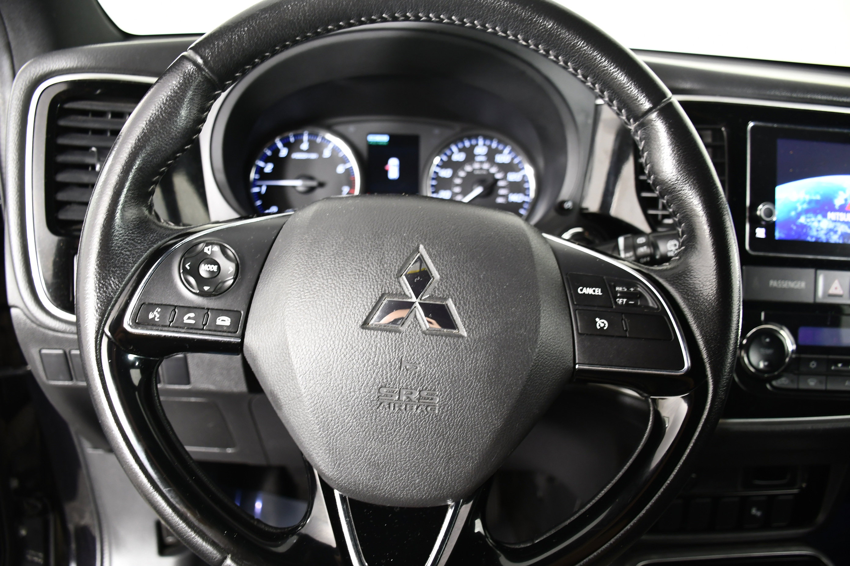 Used 2018 Mitsubishi Outlander LE AWD/4WD image 19